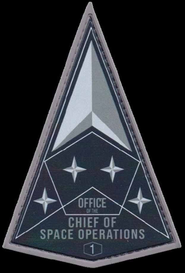 Rechteckiges schwarzes Patch mit weißer fettgedruckter "Office of the Chief of Space Operations"-Text in der Mitte.