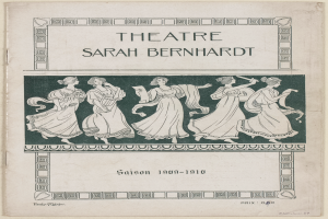 Ein Vintage-Plakat des Théâtre Sarah Bernhardt von 1909-1910, das eine Gruppe von Frauen in der Mitte zeigt.