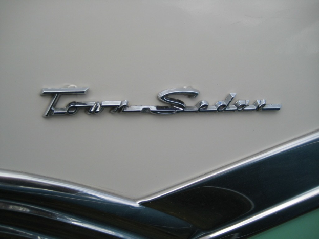Autolabel mit Modellnamen sichtbar.
