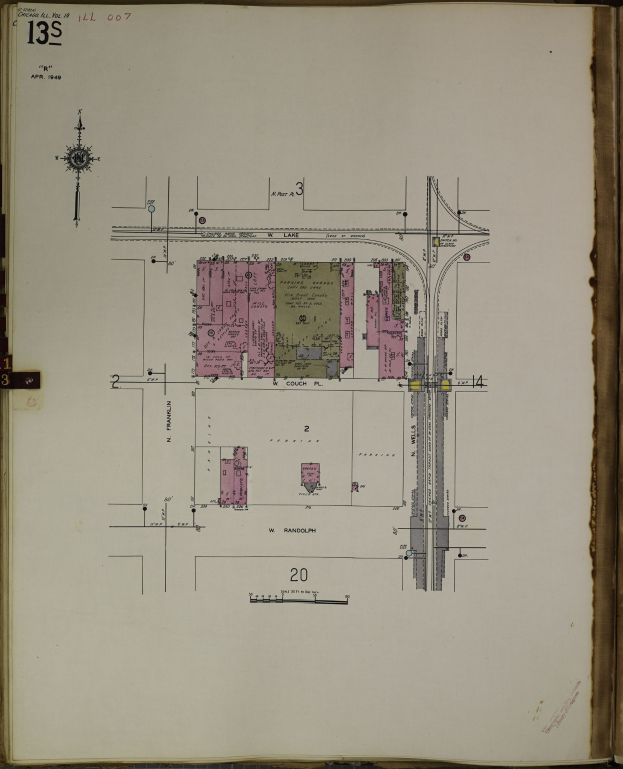 Offenes Buch mit detaillierter Stadtkarte auf einer Seite und dichtem Text und Plänen auf der anderen.