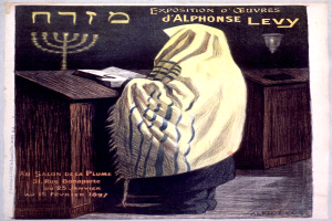 Ein Plakat, das eine jüdische Ausstellung in Paris ankündigt, zeigt eine Person vor einem Tisch mit einem Buch und einer Menora, sowie Ausstellungseinzelheiten.