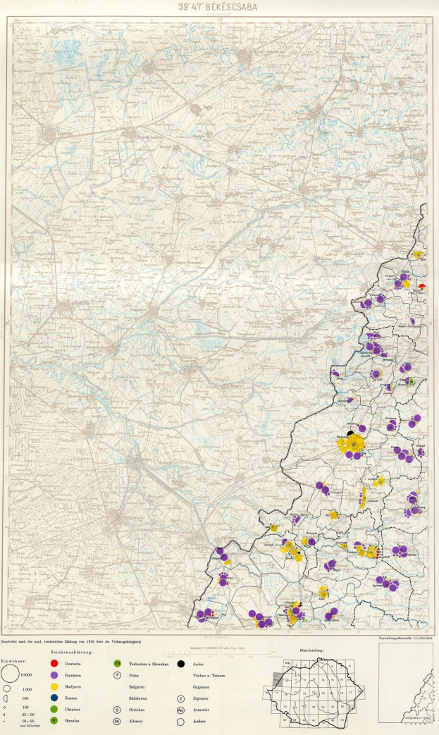 Ein Plakat mit einer Deutschlandkarte, auf der farbige Punkte die Bev├Âlkerungsverteilung darstellen, begleitet von Text und Zahlen am unteren Rand, die die Bev├Âlkerungszahl der Stadt angeben.