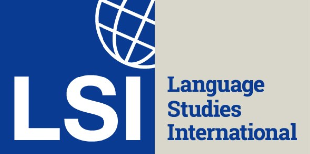Blauer Kreis mit weißer Umrandung, der den weißen Text "LSI" enthält, darunter der weiße Text "Language Studies International" auf einem blauen und weißen Hintergrund.
