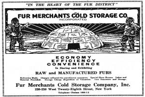 Eine Werbung f├╝r die Fur Merchants Cold Storage Company, Inc., die zwei Personen vor einer iglu├Ąhnlichen Struktur zeigt, mit Text, der die Dienstleistungen des Unternehmens beschreibt.